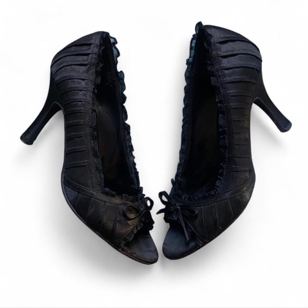 SOLD DO NOT BUY 

Vintage Y2K Black Lace Ruffle Trim Peep Toe Heels with Bow